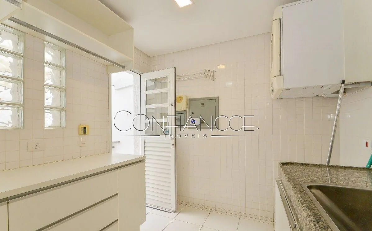 Камін та 4 спальні: будинок 250 м² — photo 37