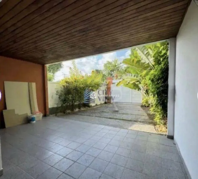 House with 5 bedrooms, separate kitchen, 750 m² — photo 13