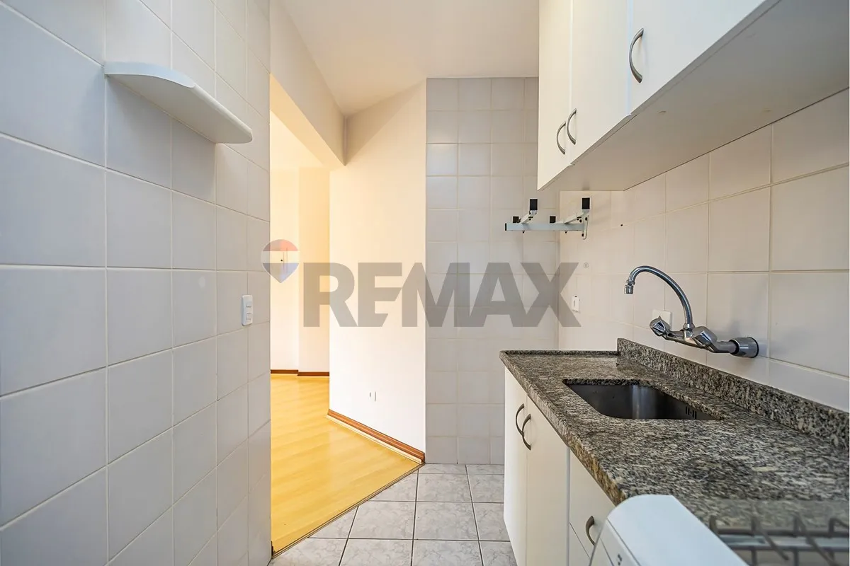 Apartment, 36 m², with wood or laminate floors — photo 2