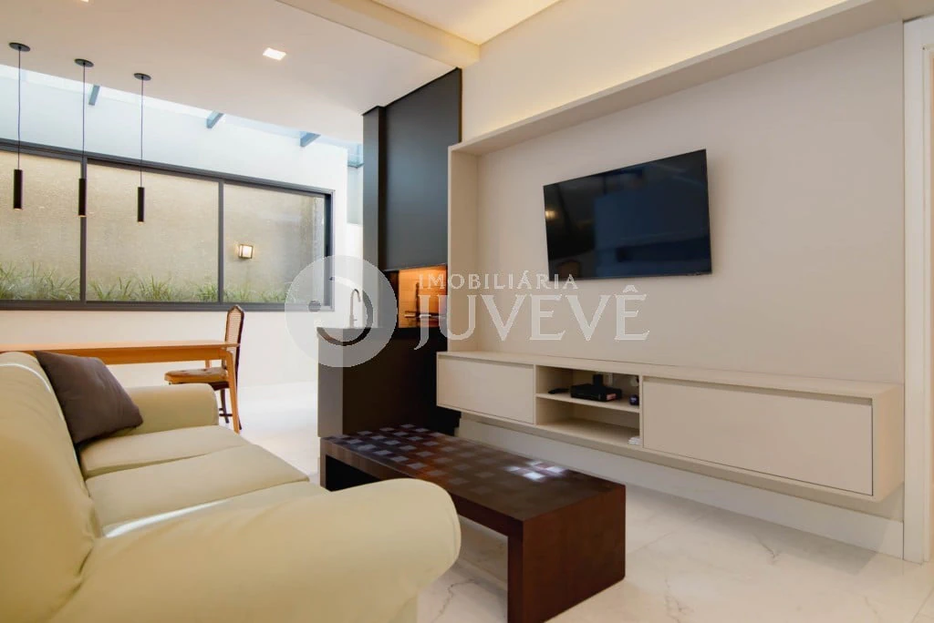Furnished apartment, 104 m², with a glass-enclosed balcony — photo 8
