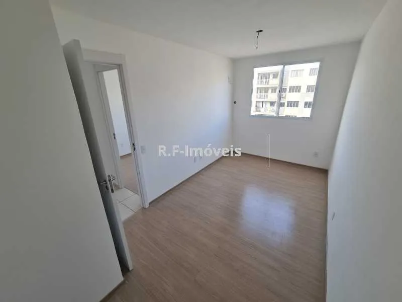 2-bedroom apartment with a glass-enclosed shower — photo 17