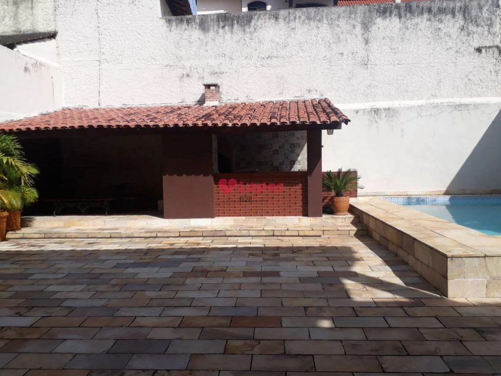 Mountain view in a 4-bedroom house, 431 m² — photo 23
