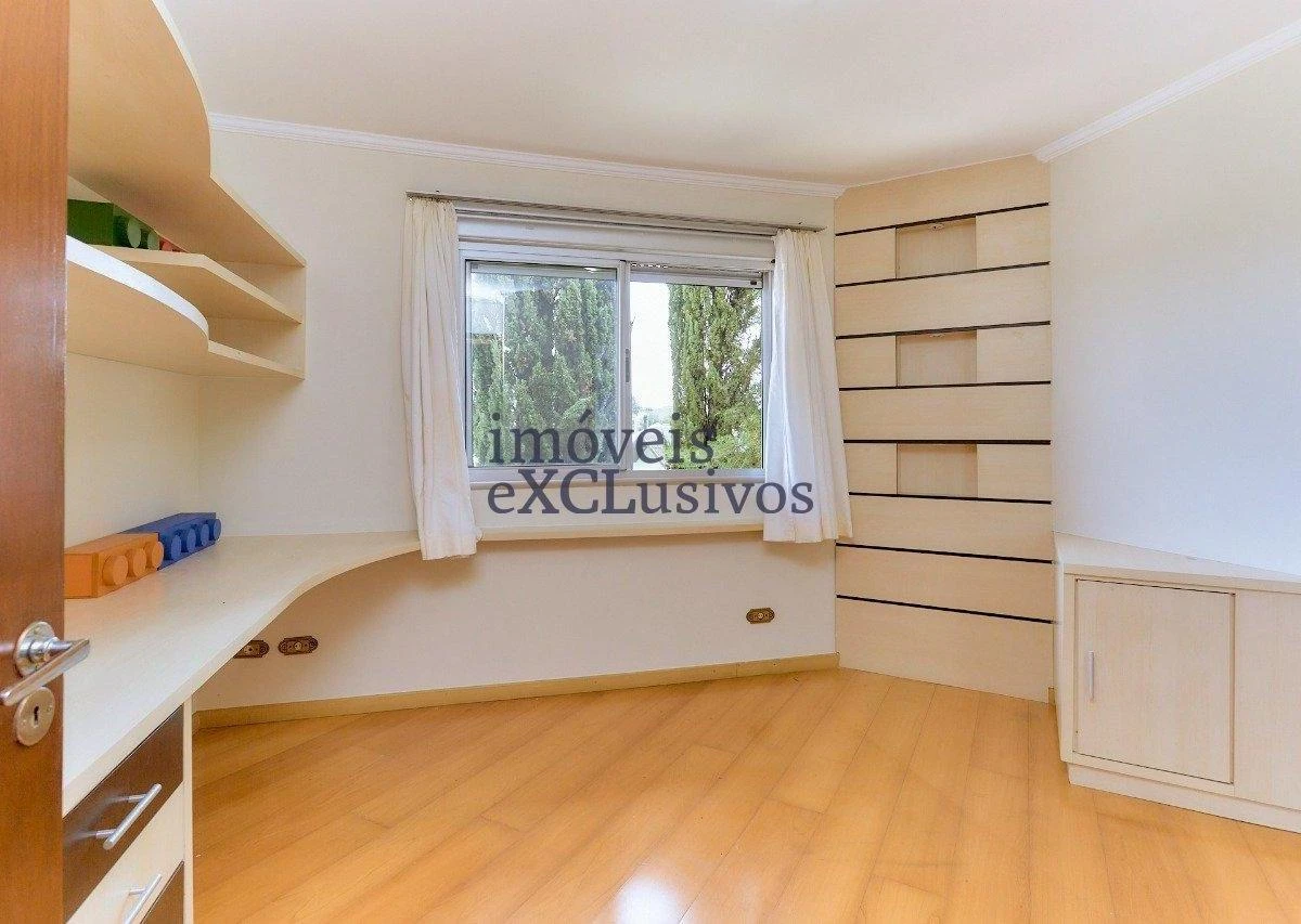 Ванна та 5 спалень: будинок 500 м² — photo 40