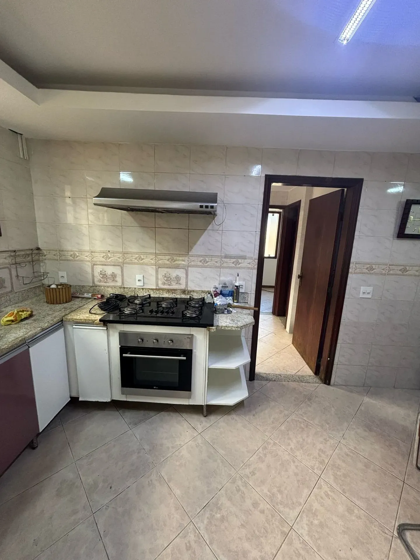 3-bedroom apartment with 5 bathrooms and a balcony — photo 51