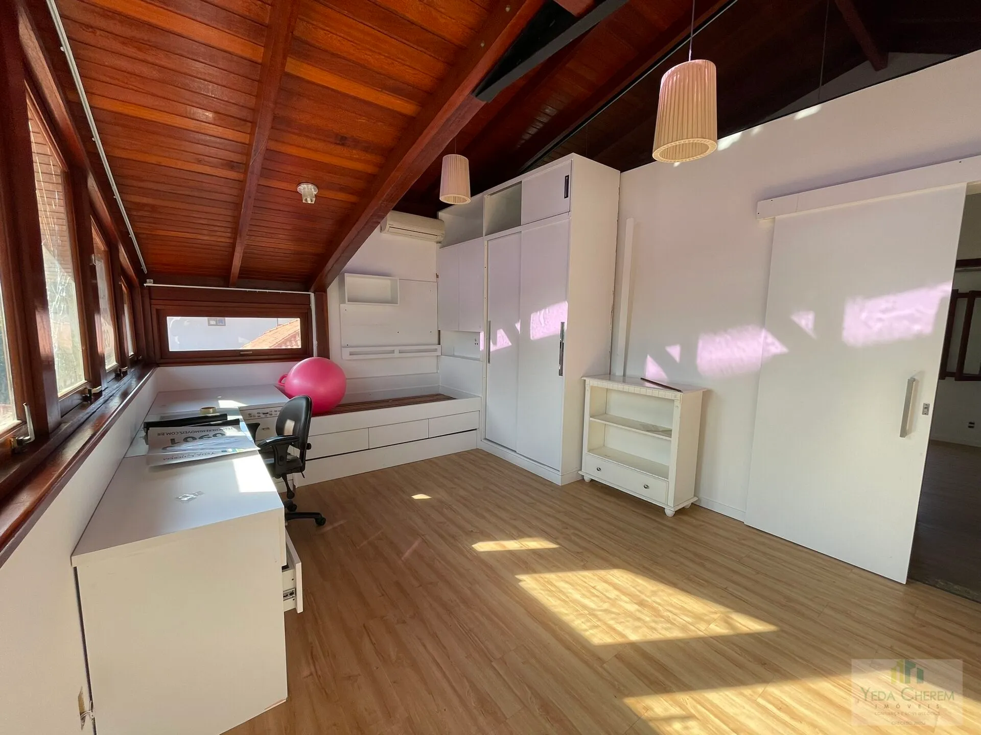 Casa não mobiliada com 2 suítes e 200 m² — photo 2