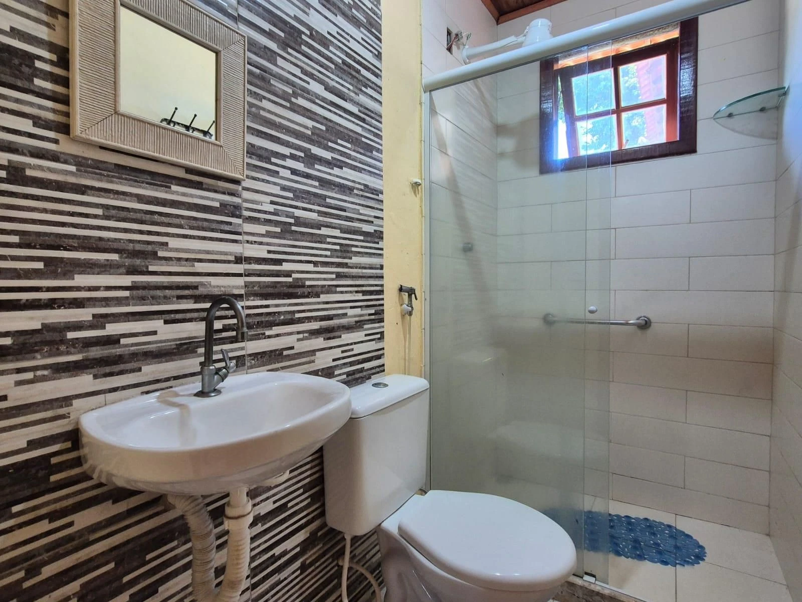Furnished house, 2100 m², with a grill on the balcony — photo 19