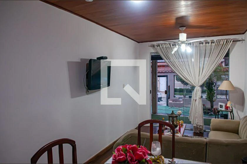 Furnished house with 3 bedrooms and 300 m², balcony — photo 12
