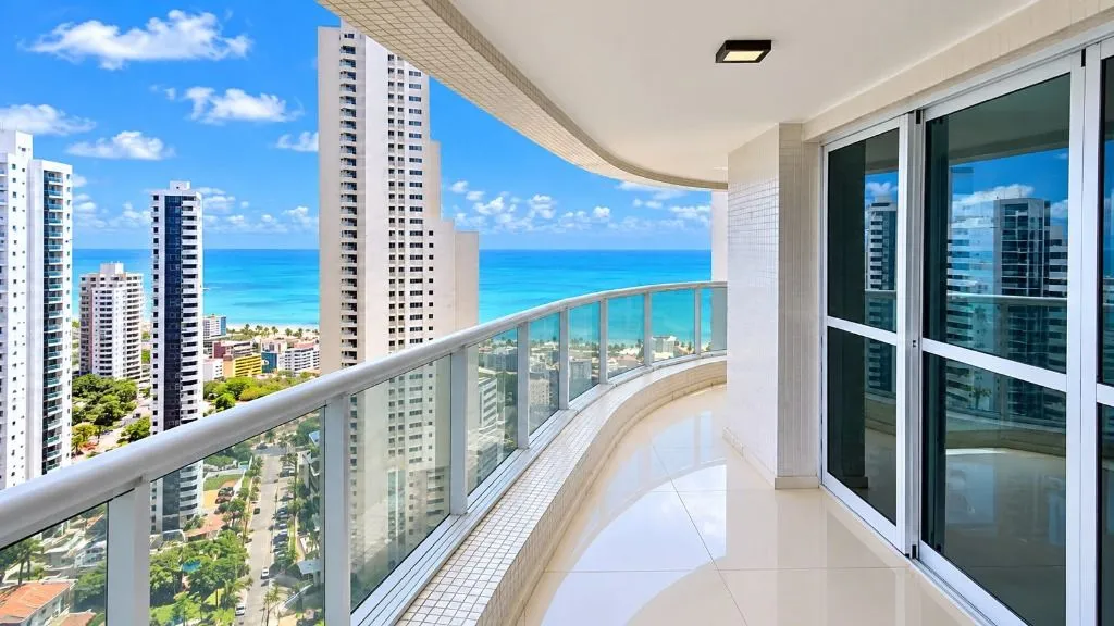 335 m² apartment with a bathtub and a water view — photo 5