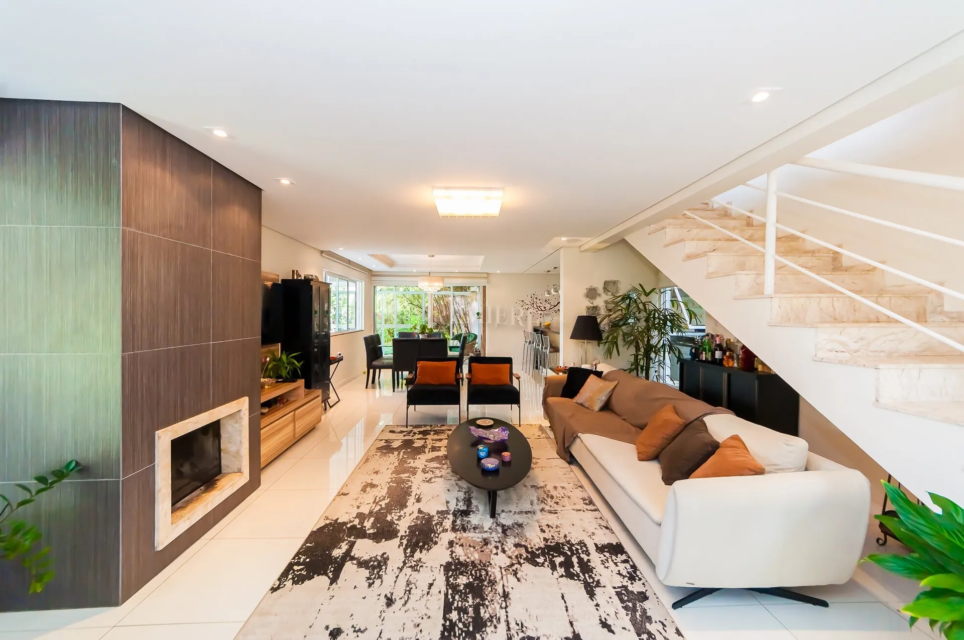 4-bedroom house with open-plan kitchen and 3 parking — photo 2