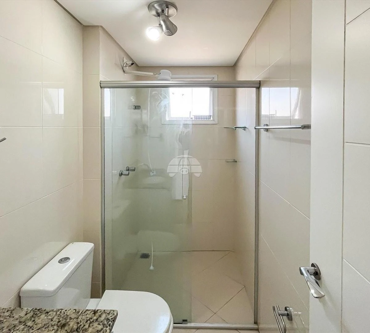 3-bedroom apartment with a home office in Curitiba — photo 23