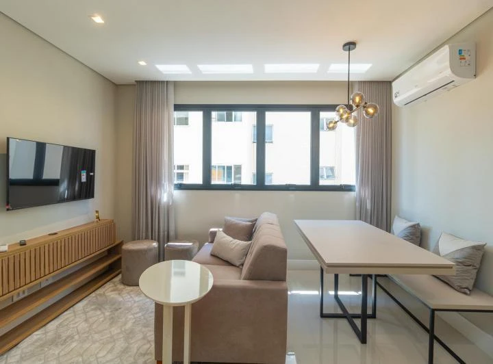 Furnished 1-bedroom apartment with an open-plan kitchen — photo 3