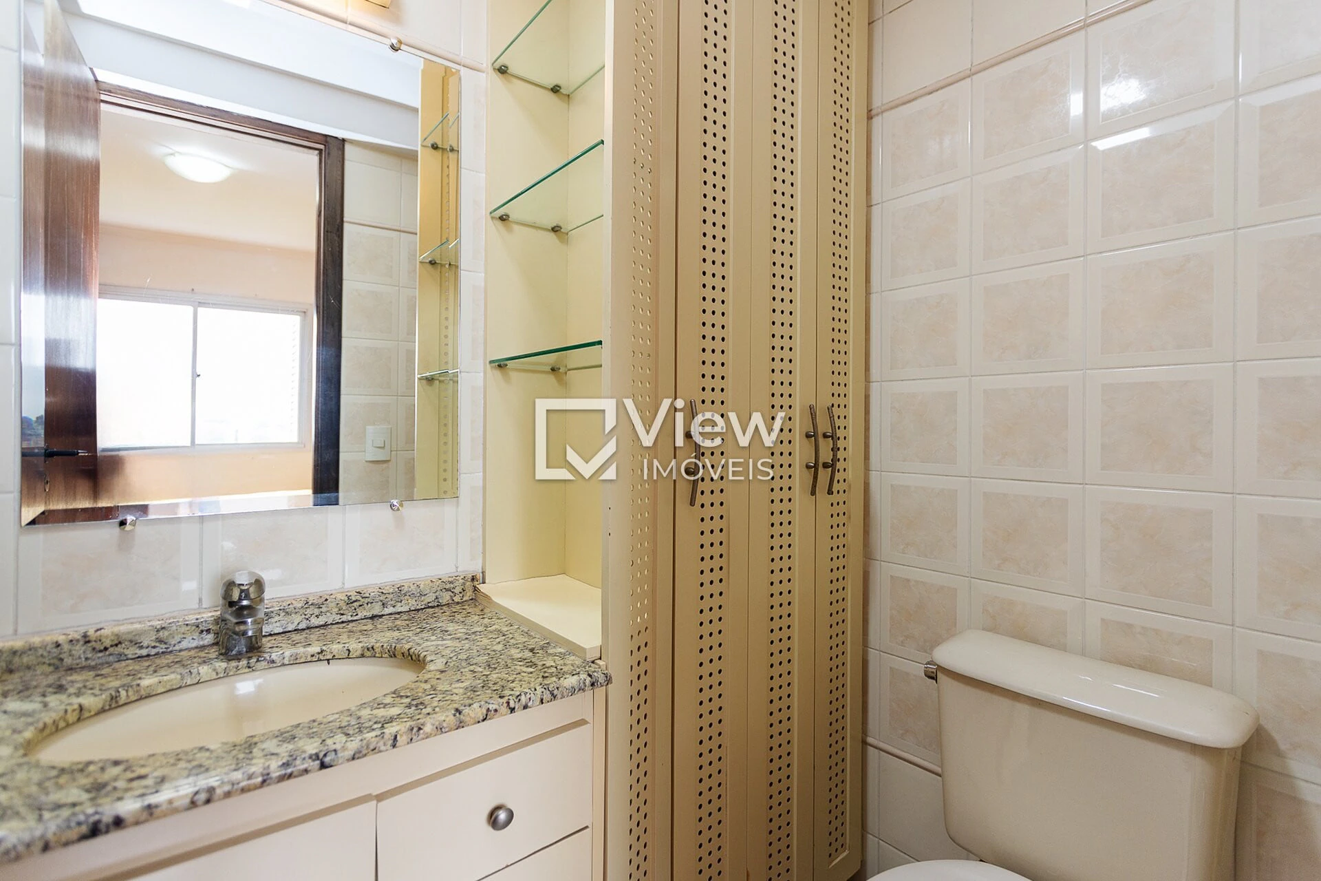 Apartment, 70 m², with wood or laminate floors — photo 3