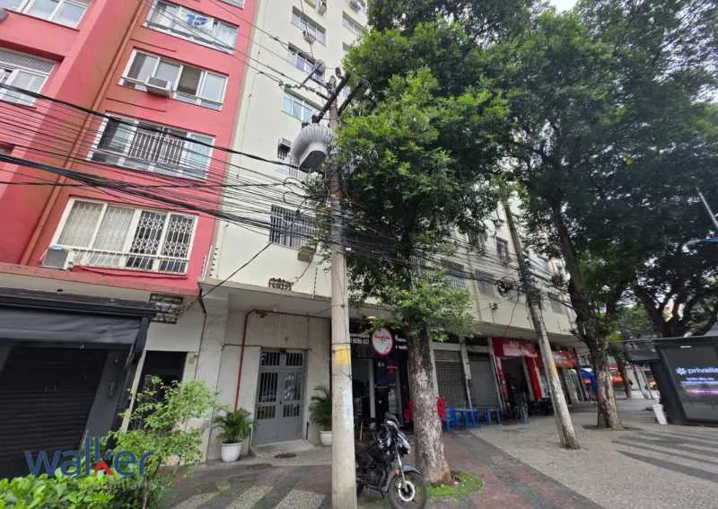 One-bedroom apartment with a washing machine — photo 13