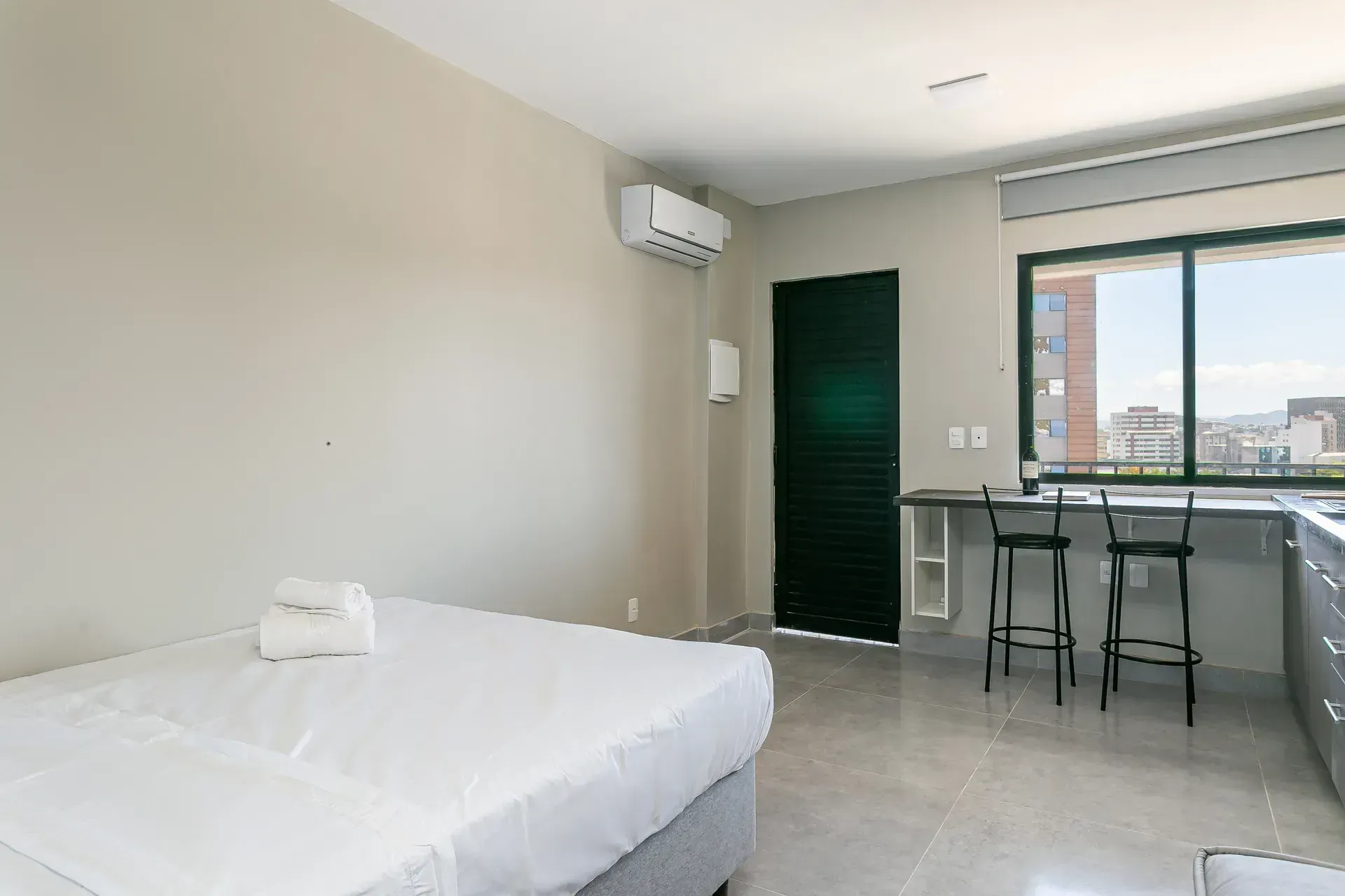 Estudio amueblado de 20 m² con ducha en vidrio y ducha eléctrica — photo 6