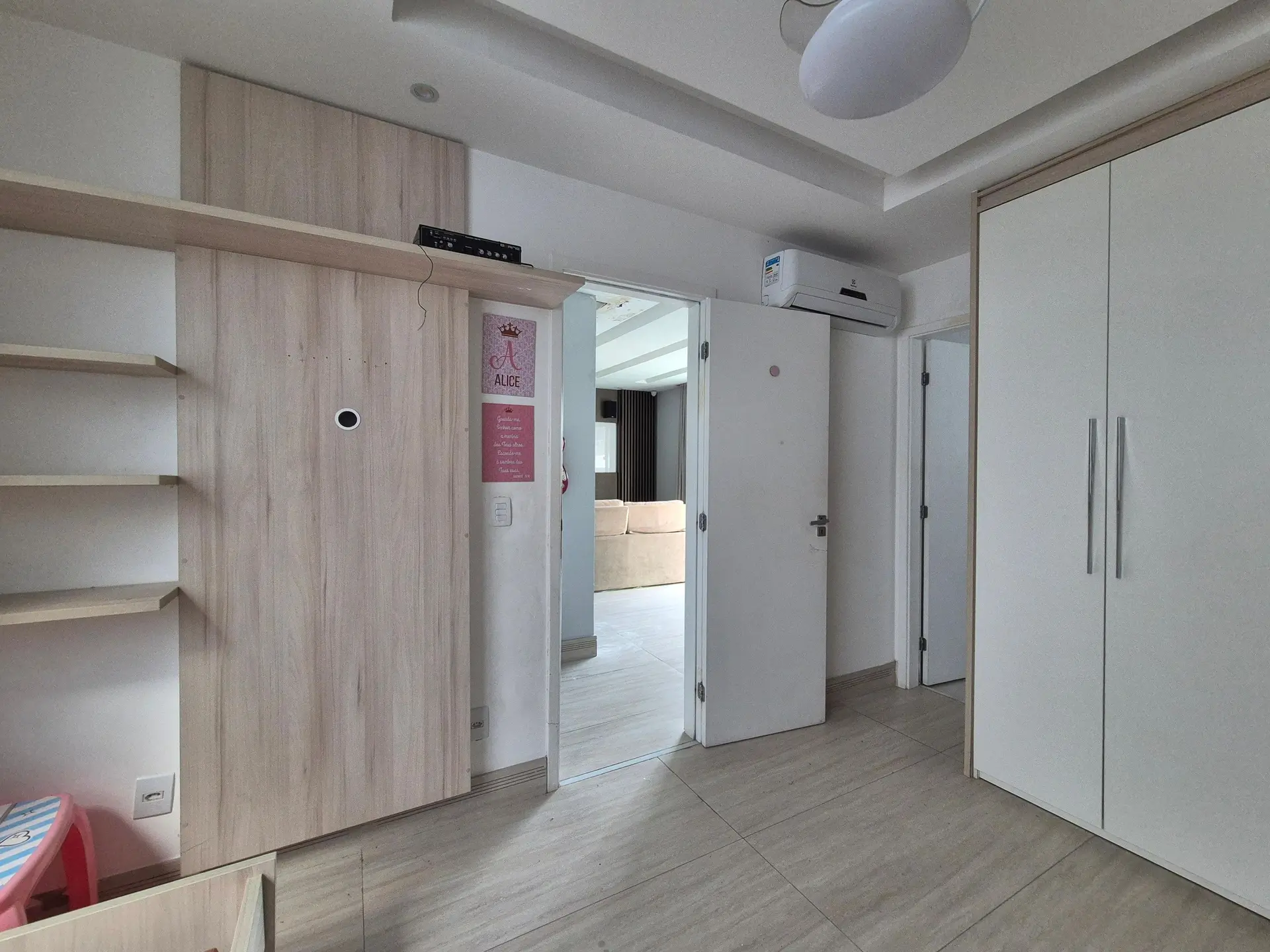 Apartamento de 2 quartos em condomínio com piscina — photo 21