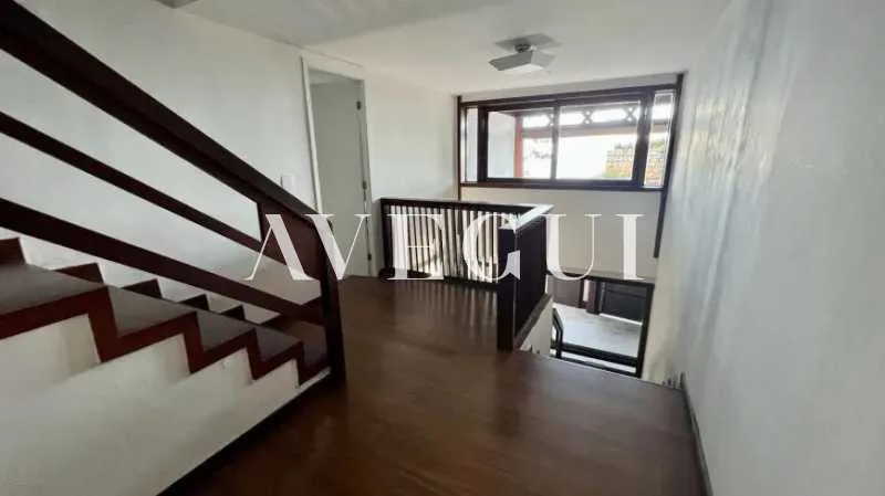 House with 5 bedrooms and closed kitchen, 700 m² — photo 23