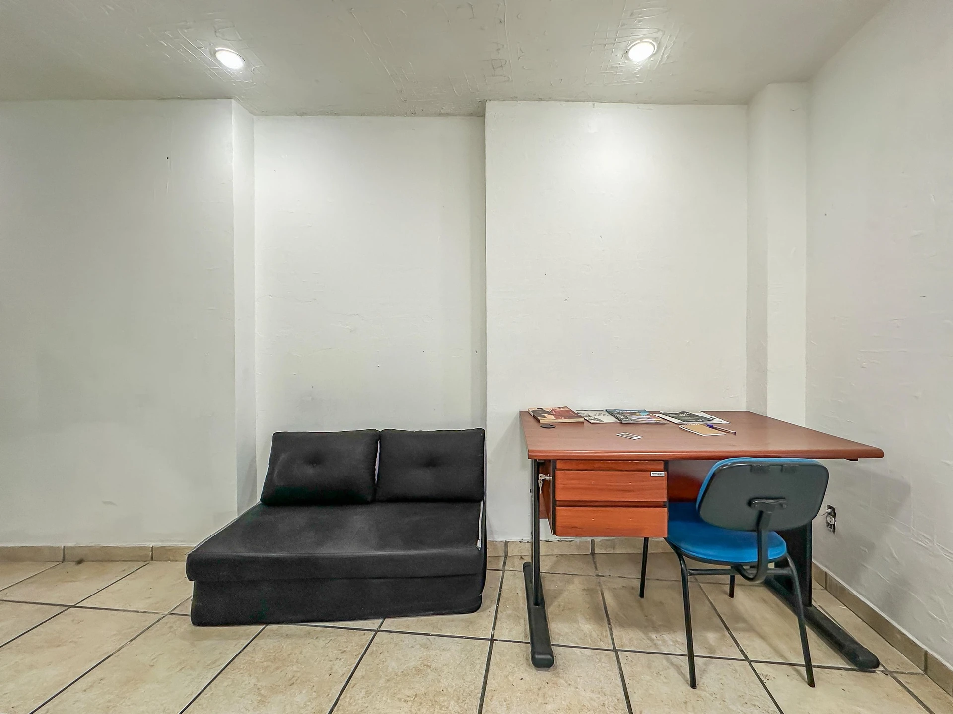 Studio, 47 m², with a home office — photo 13