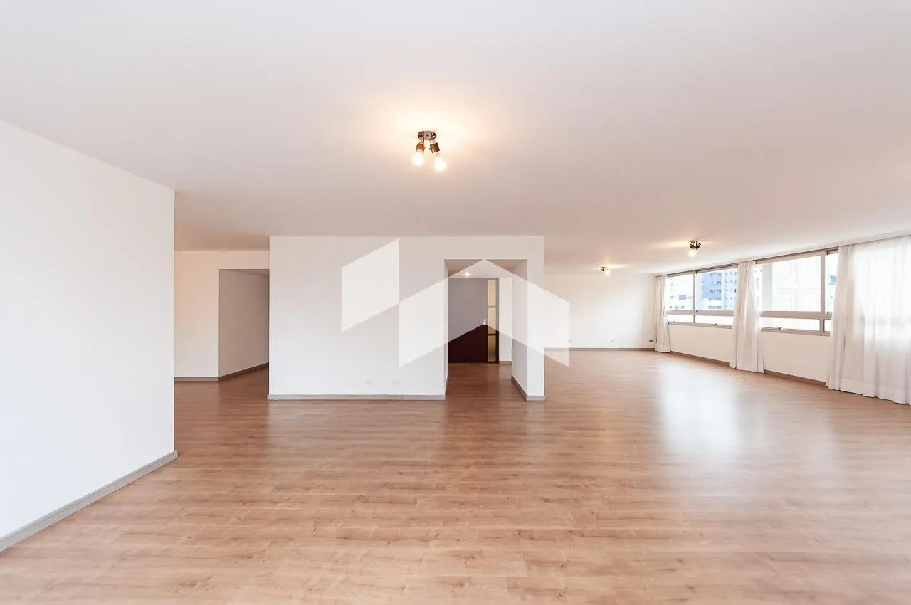 380 m² apartment with private laundry area — photo 7