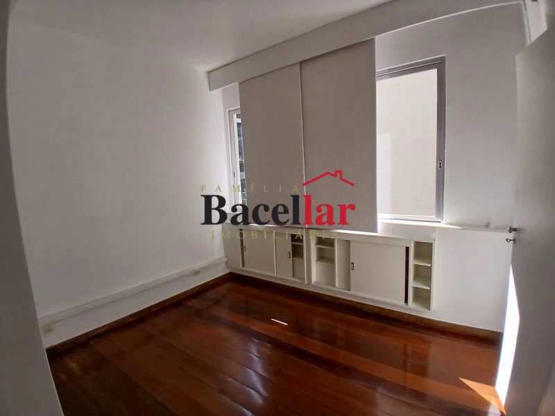 106 m² apartment with 3 bedrooms and 1 parking spot — photo 11