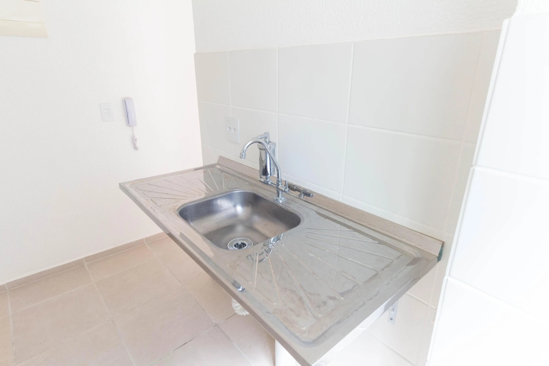 Apartamento de 2 quartos com máquina de lavar, Campo Grande