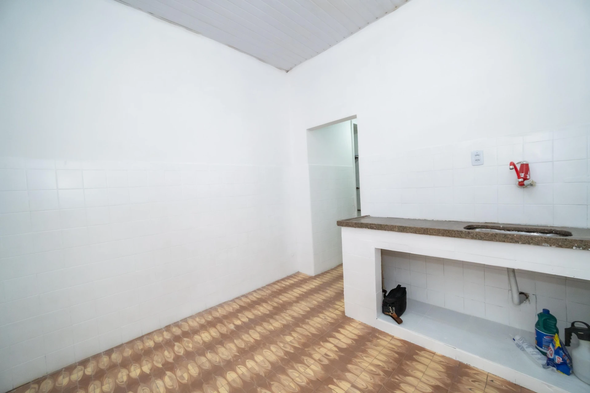 2-bedroom house with a garden — photo 9