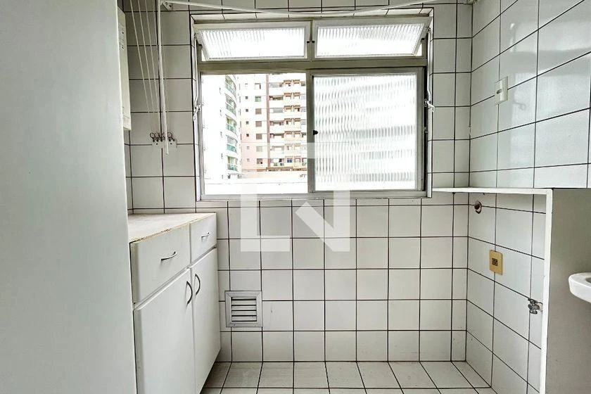 3-bedroom apartment in a building with a gym — photo 14