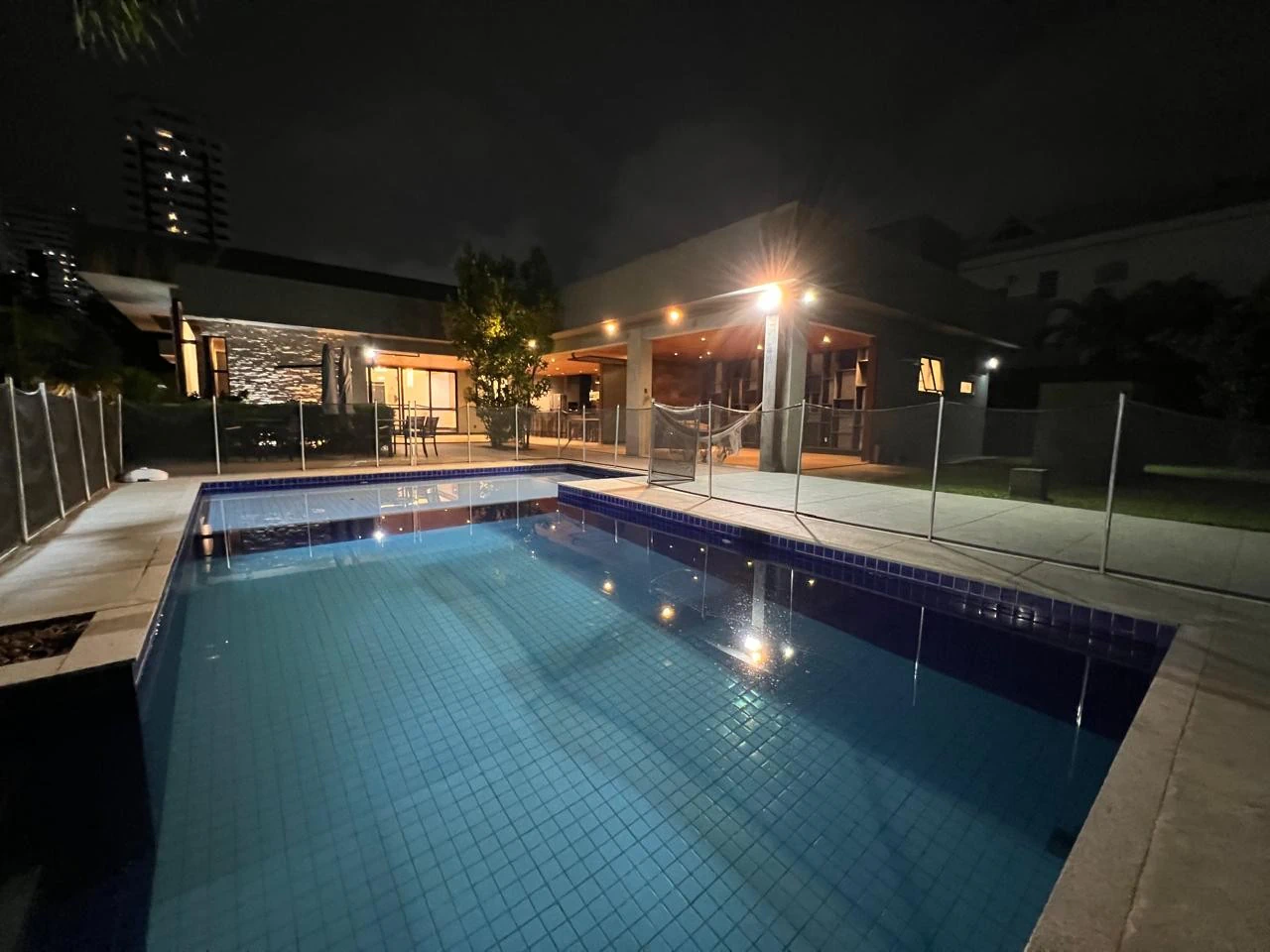 Casa linear mobiliada com 4 suítes e 4 vagas — photo 13