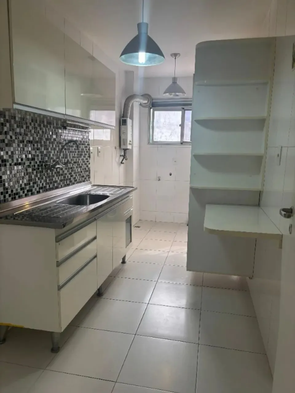 Apartamento de 2 quartos em condomínio com academia
