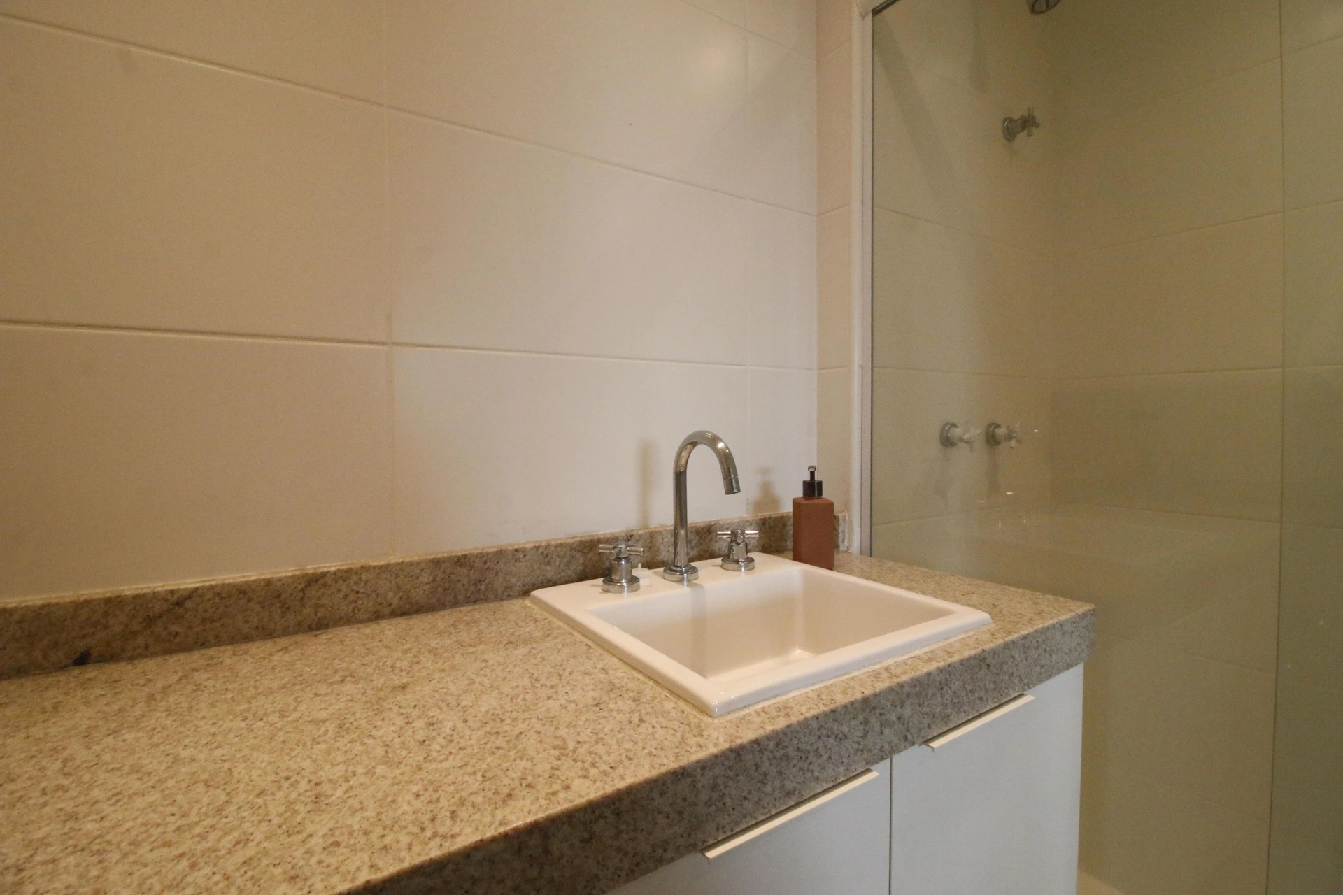 One-bedroom apartment with a dishwasher — photo 25