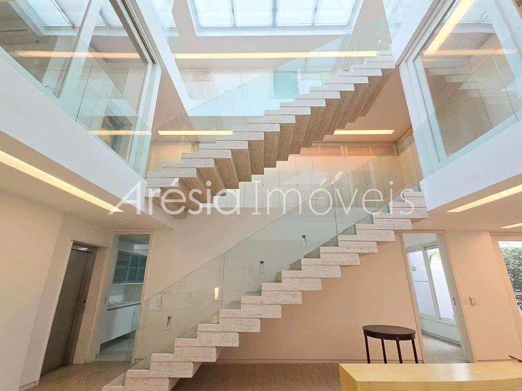 House with 3 en-suite bedrooms and 8 bathrooms 1100 m² — photo 28