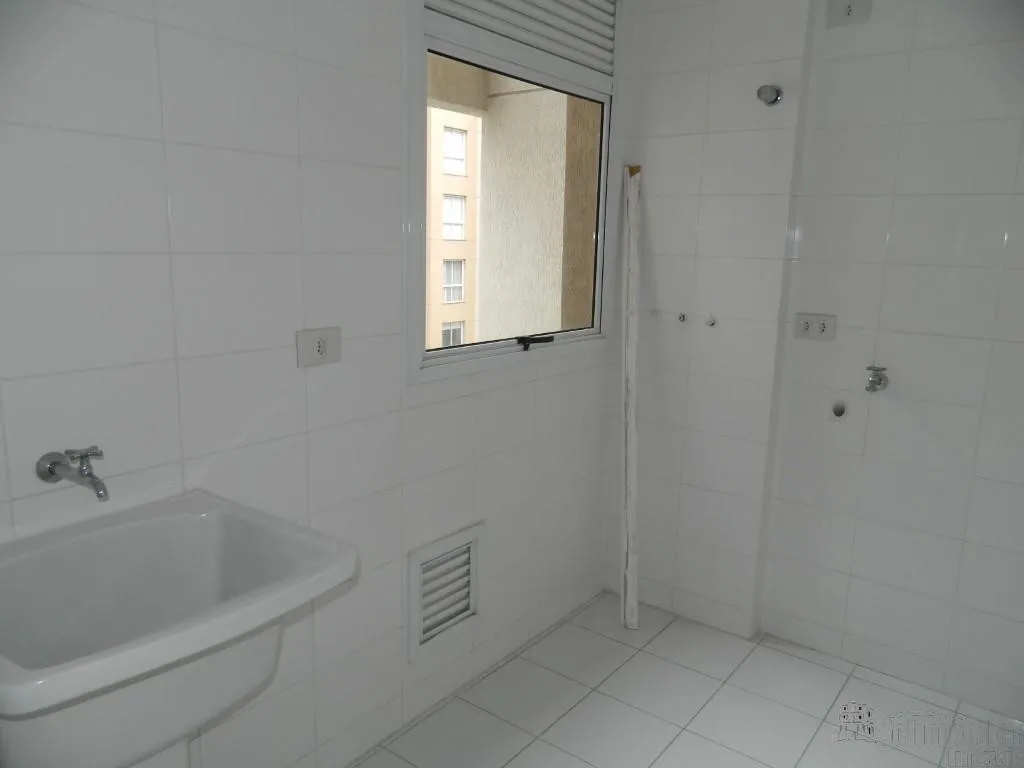 Балкон з грилем та 2 спальні: квартира 70 м² — photo 15