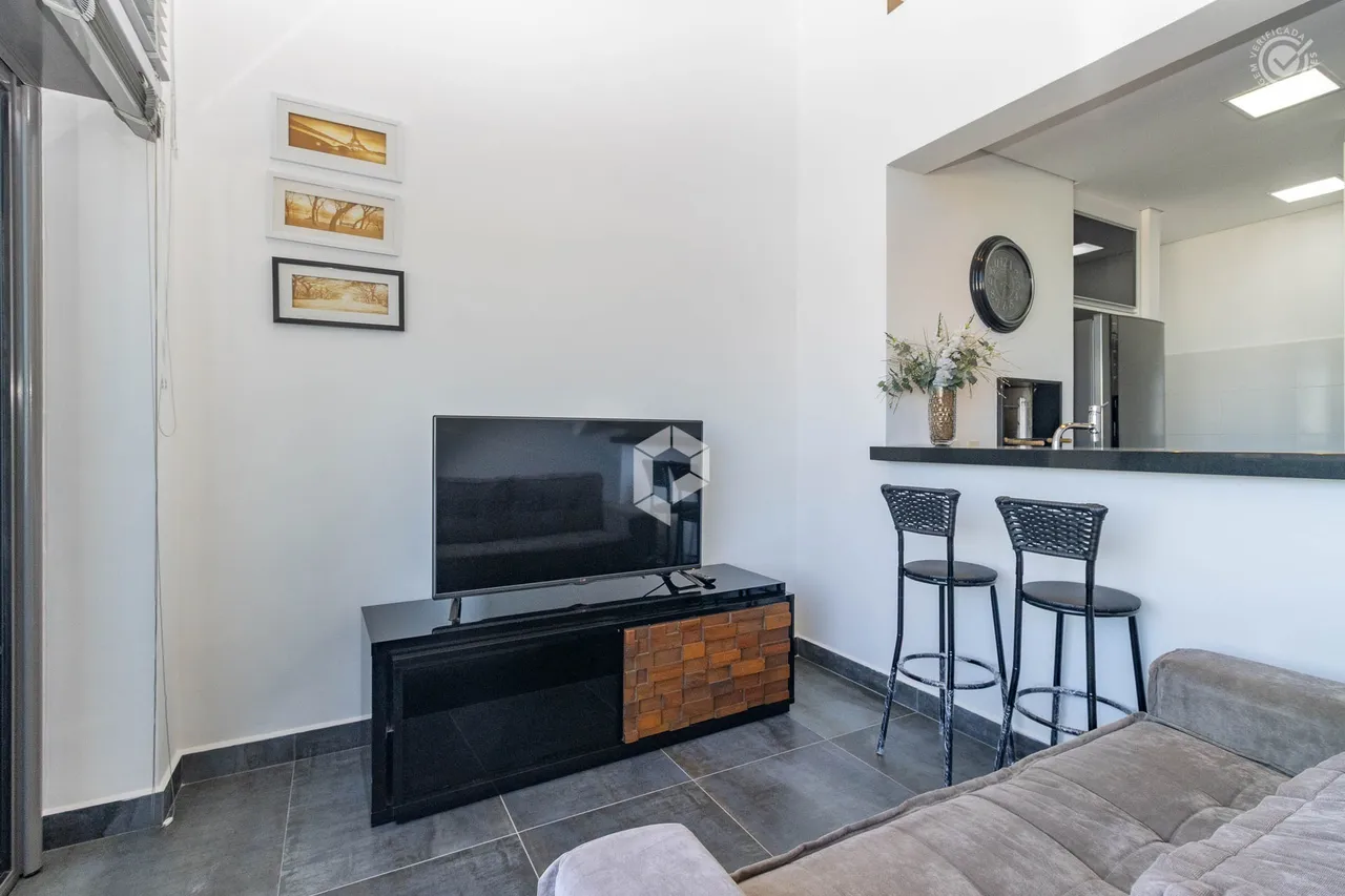 Furnished 1-bedroom apartment with city view — photo 13