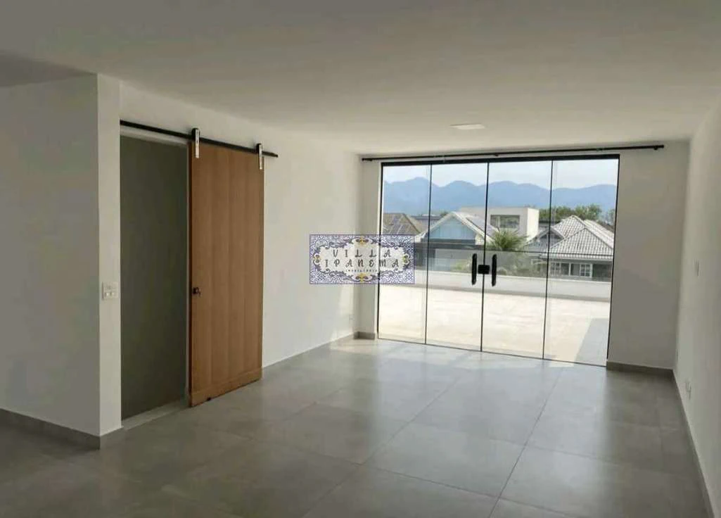 515 m² house with 5 en-suite bedrooms and 2 parking spots — photo 11
