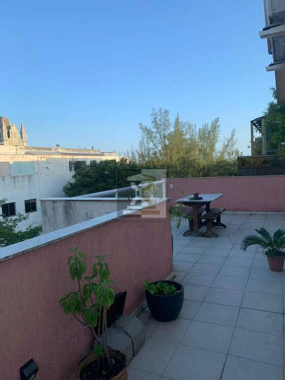 155 m² penthouse with glassed-in balcony and 2 suites — photo 17