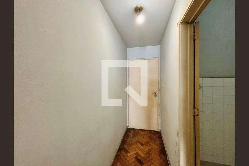 Unfurnished 2-bedroom apartment with city-facing windows — photo 17