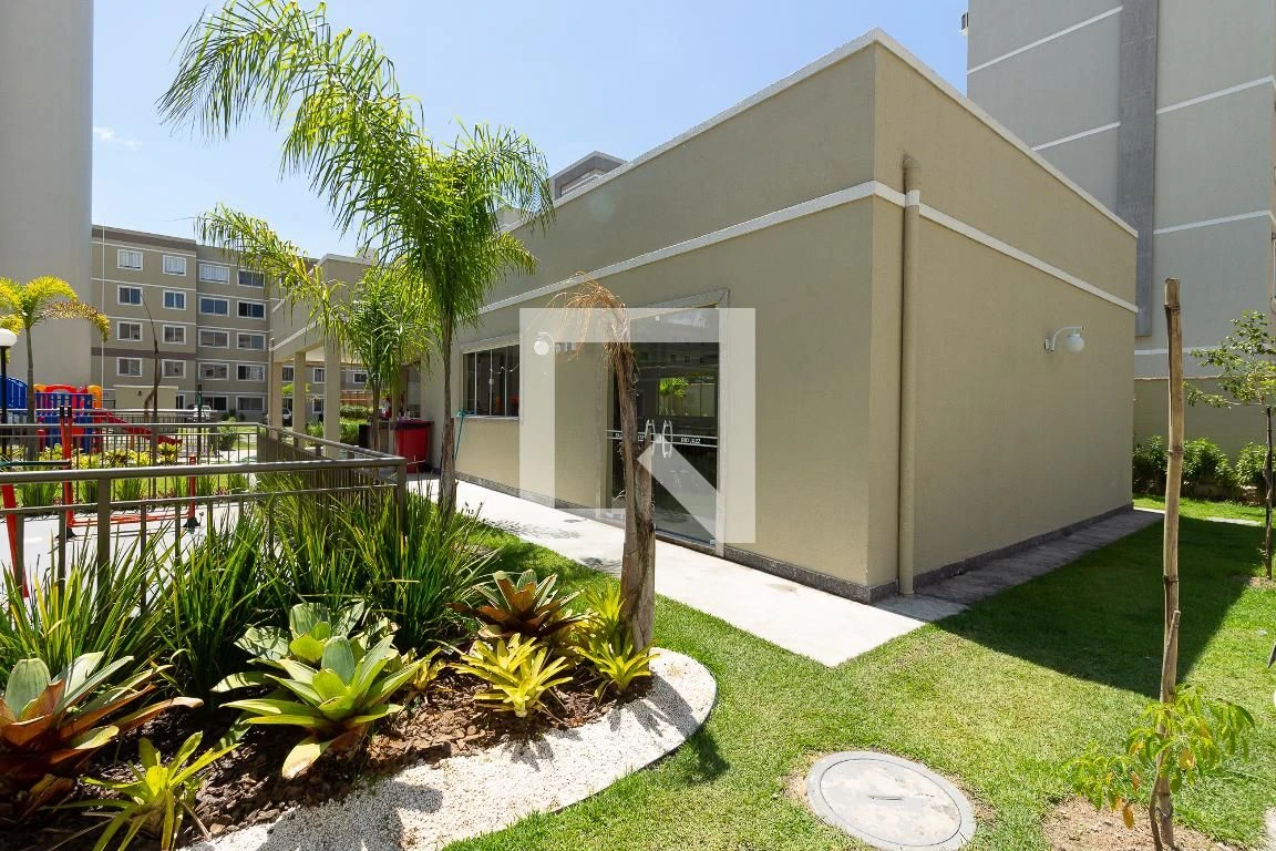 Departamento de 2 dormitorios en edificio con piscina