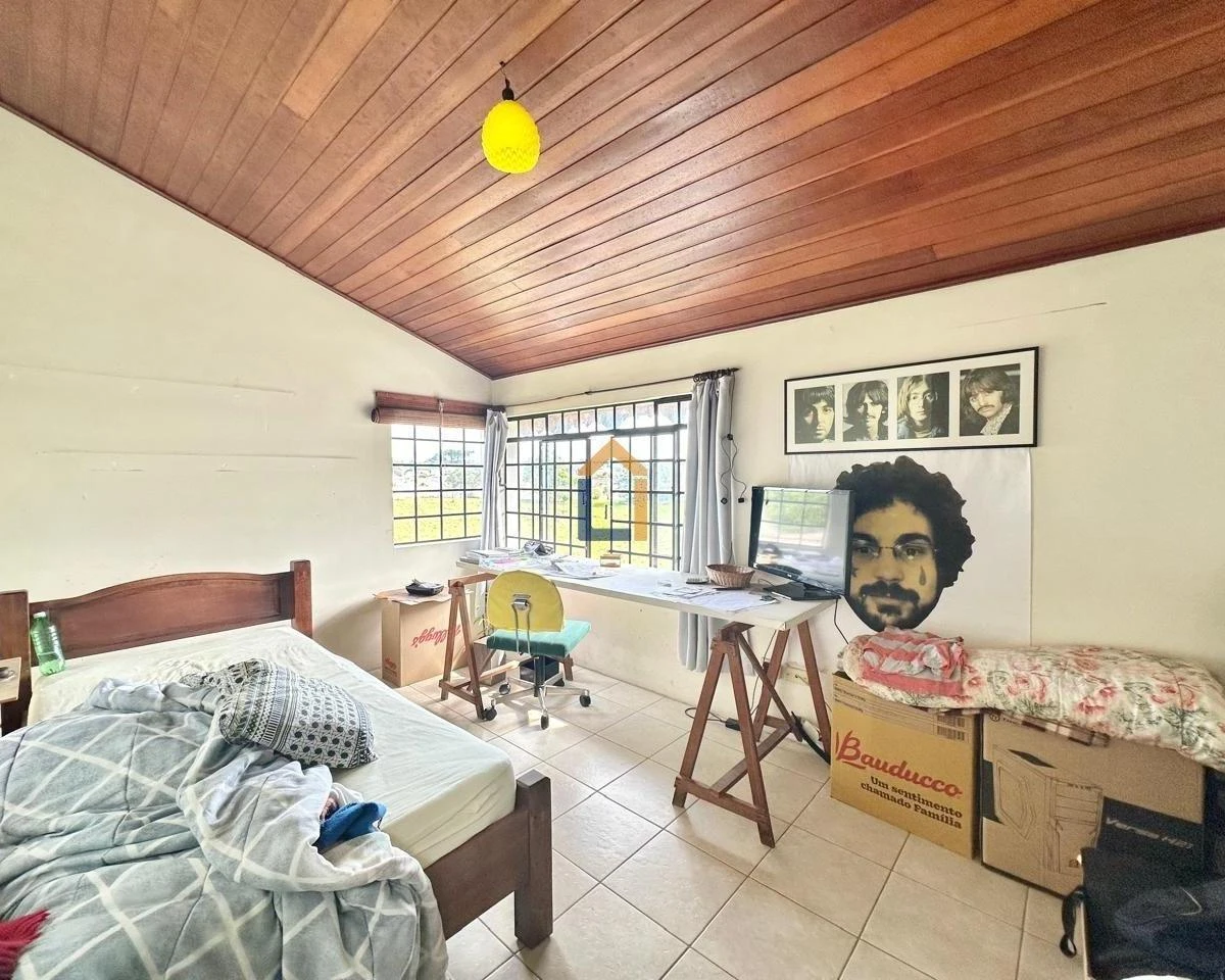 5-bedroom house with a home office — photo 32