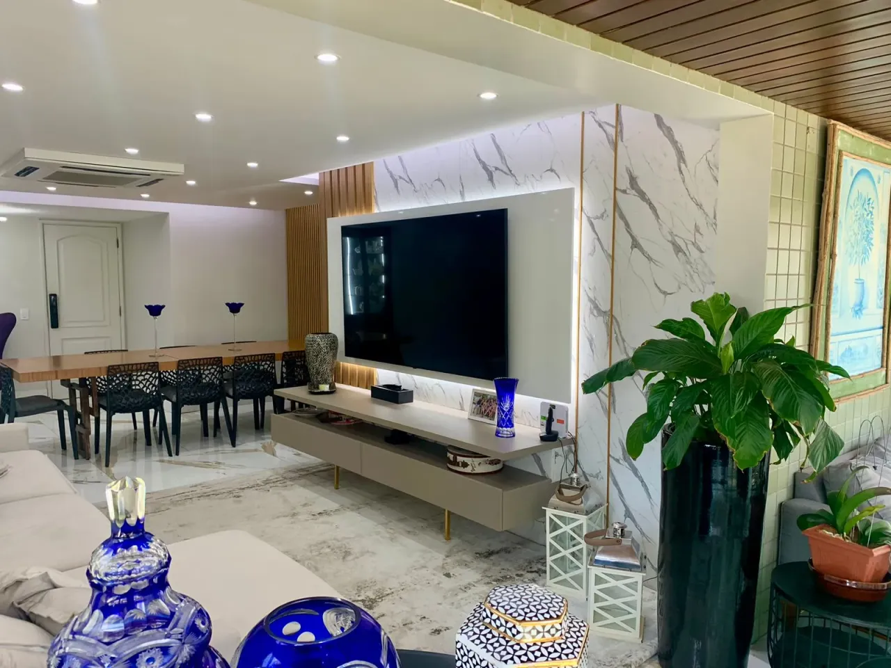 Furnished 4-bedroom apartment with open-plan kitchen — photo 14