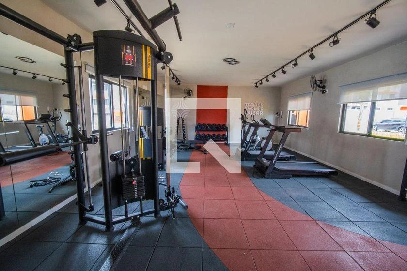 2-bedroom apartment in a building with a gym — photo 9