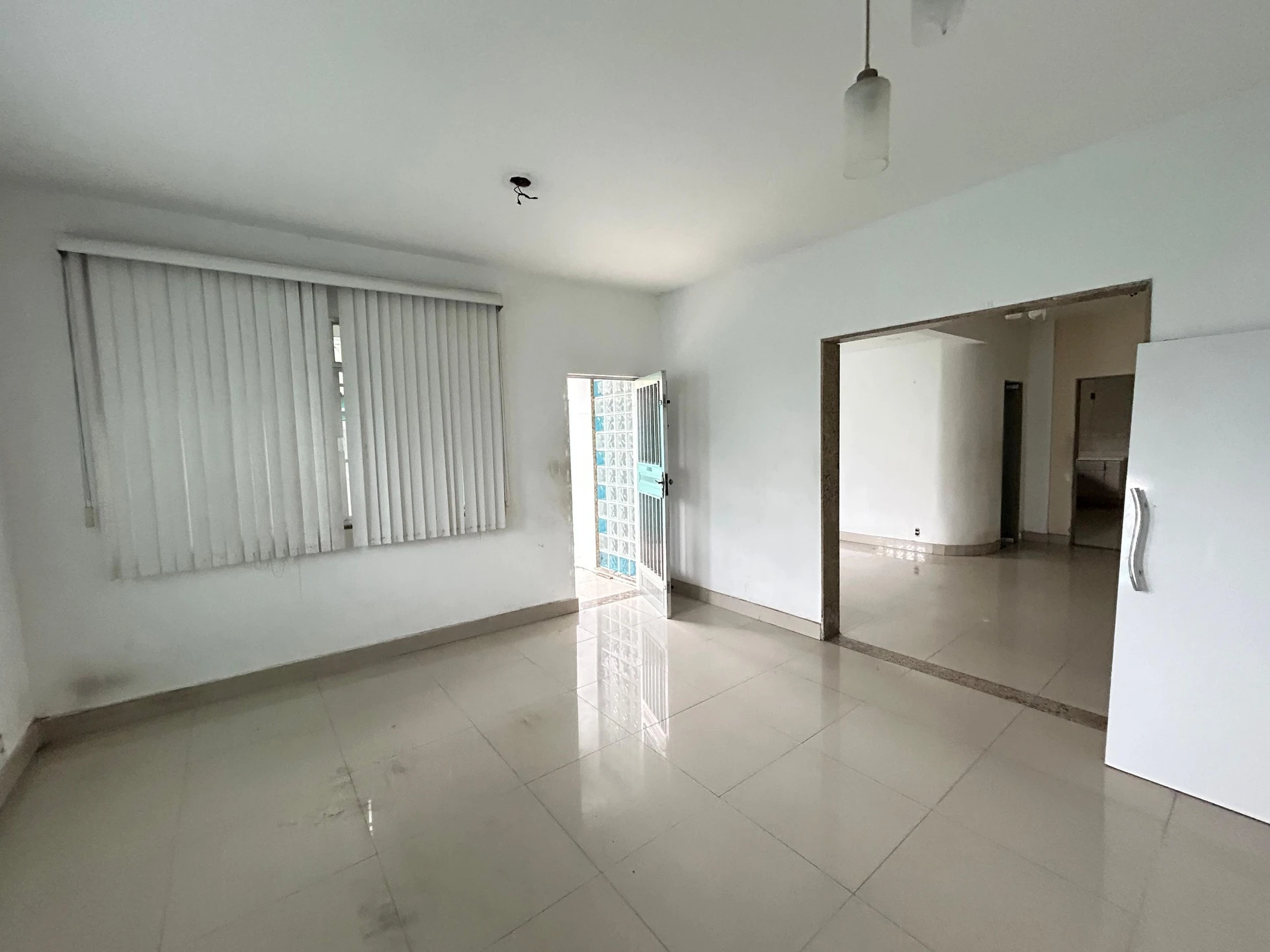 House, 300 m², with a walk-in closet — photo 40