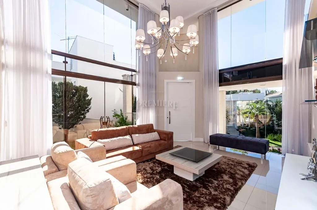 Furnished house with 4 bedrooms across 1167 m² and 8 spots