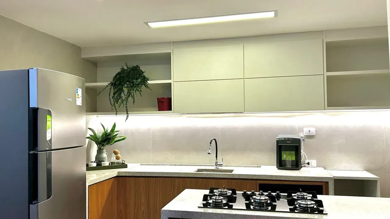 Furnished apartment with 2 bedrooms and open-plan kitchen — photo 2