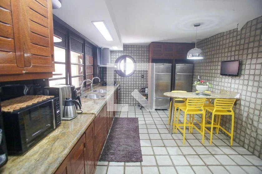 Furnished 400 m² house with 4 bedrooms and 4 bathrooms — photo 49