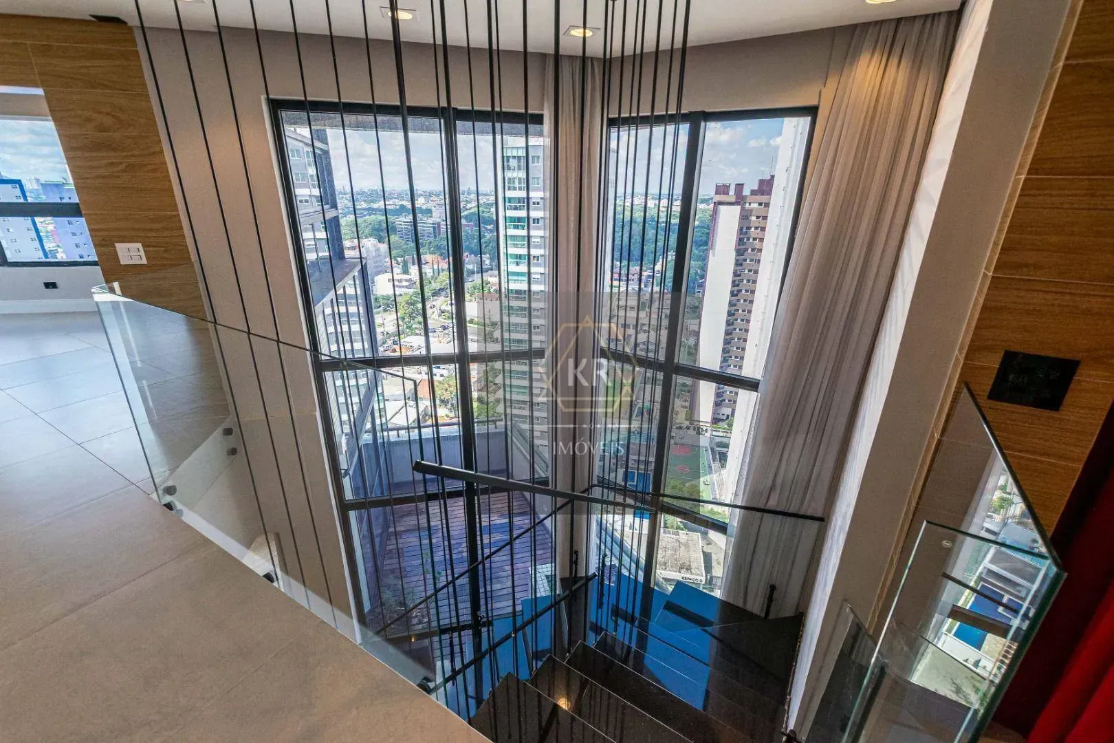 Furnished 272 m² apartment with 3 en-suites and 4 parking — photo 7