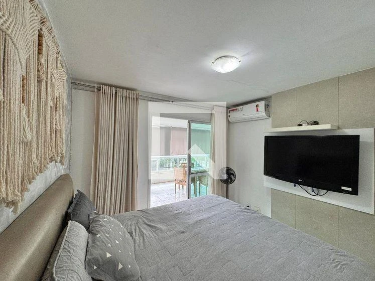 Furnished apartment, 132 m², with a glass-enclosed balcony — photo 24