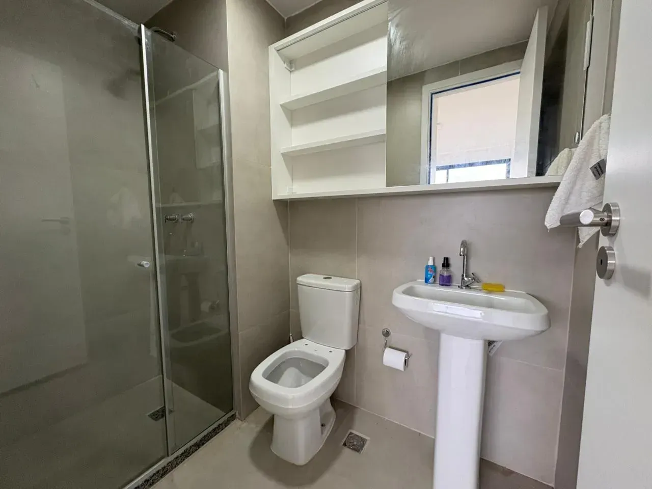 Apartamento com 2 quartos e 2 banheiros, cozinha integrada — photo 10