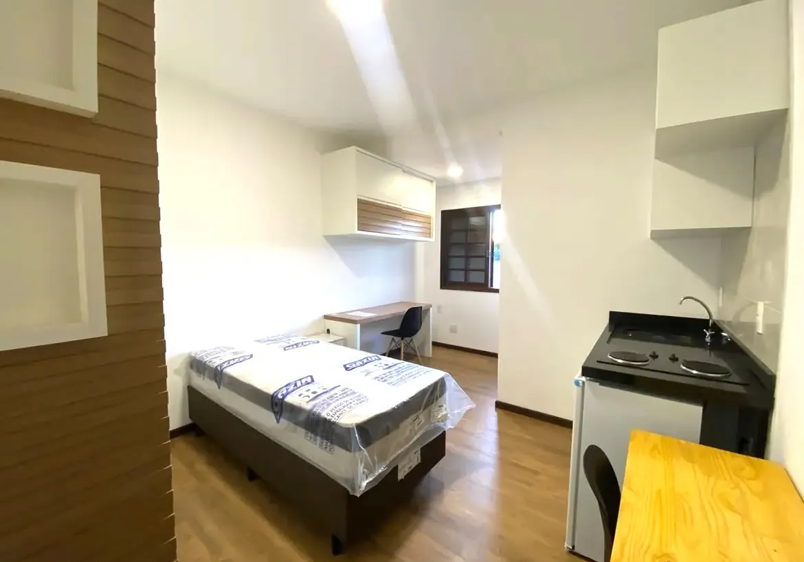 Furnished studio in a building with a pool