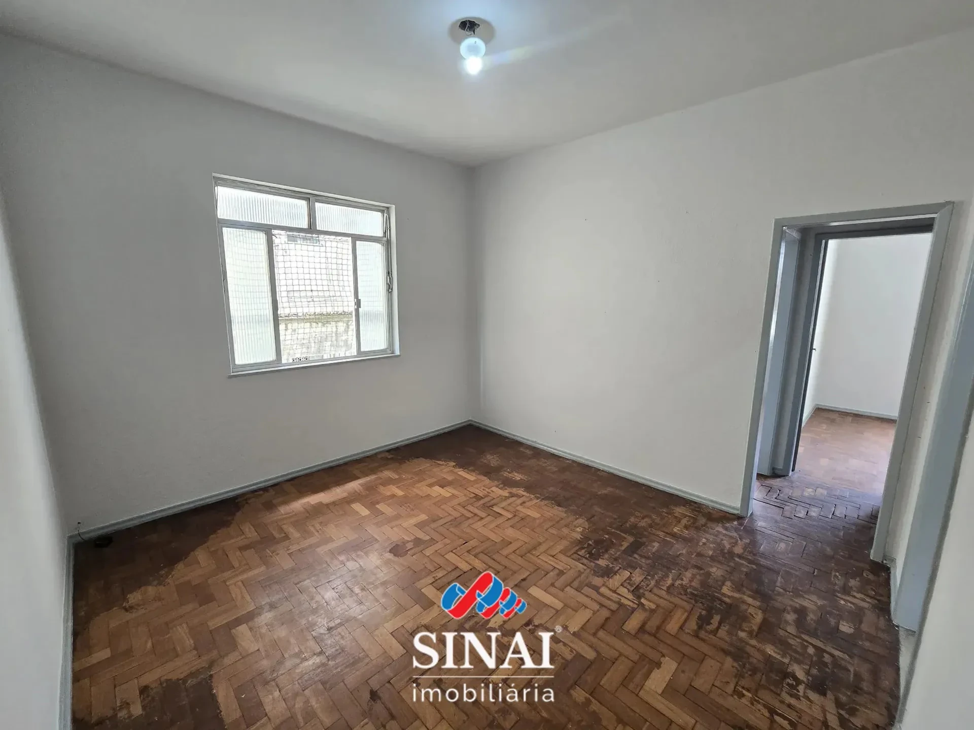 Apartamento, 64 m², com piso de madeira ou laminado