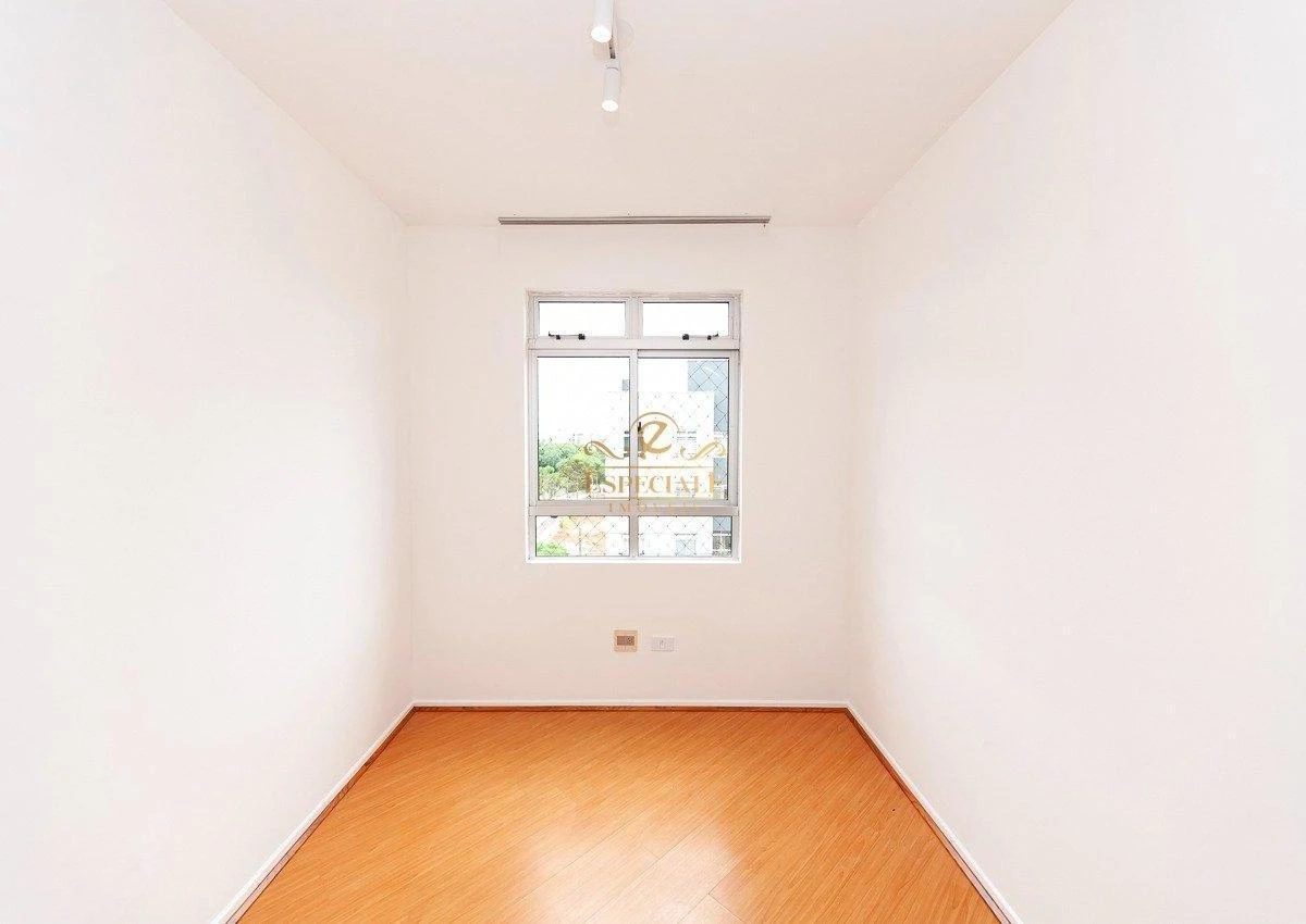 3-bedroom apartment with wood or laminate floors in Curitiba — photo 20