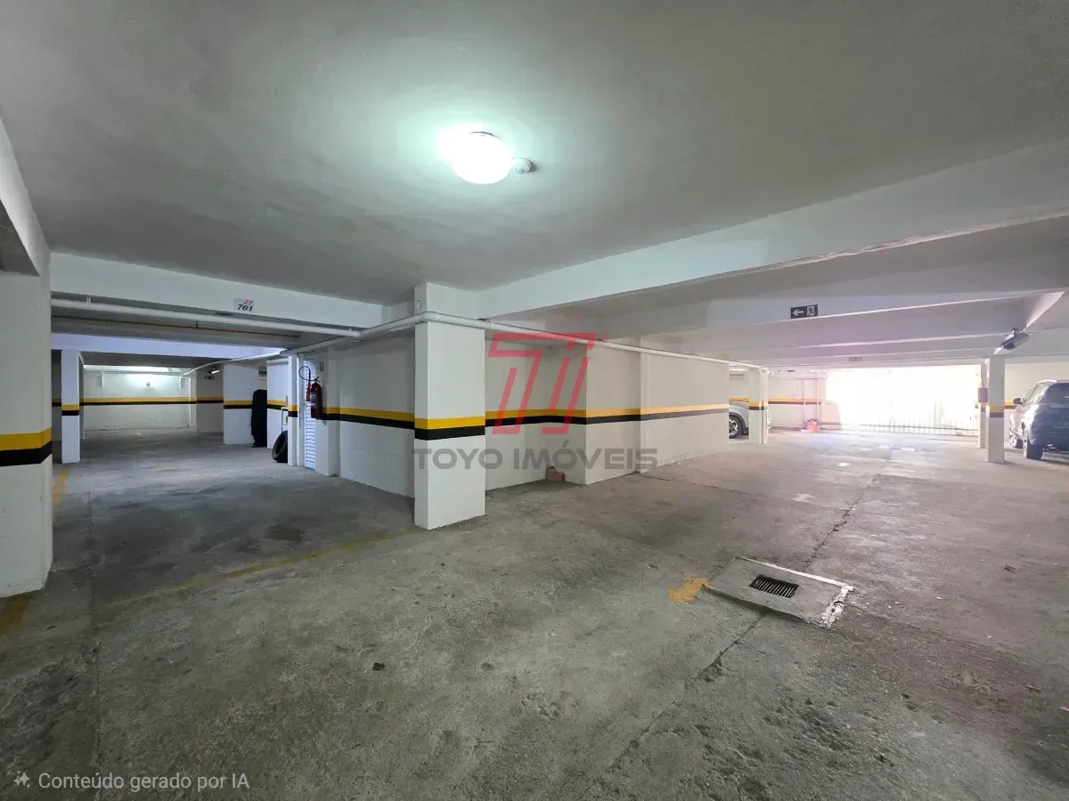 Apartamento de 3 quartos com piso de madeira na sala — photo 28